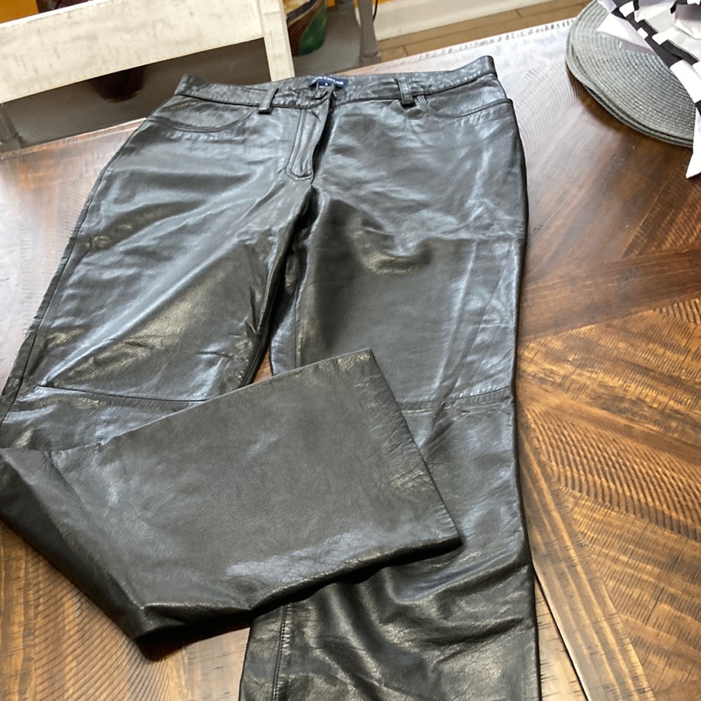 Black leather Ann Taylor  size6 pants